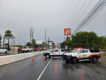 Mantienen cierres viales y monitoreo por lluvias
