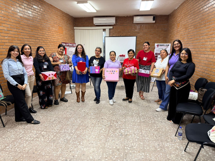 Avanza con éxito proyecto orugas-mariposas de INMUJER
