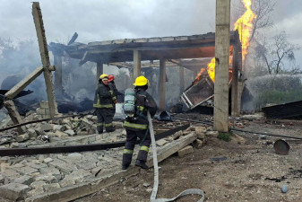 Explotan cuatro pipas de gas en Tepeaca; evacúan a unas 2 mil personas
