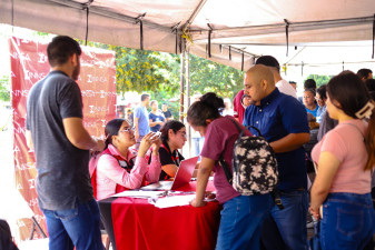 Exitosa jornada de 'Empleo en tu Colonia' logra vincular a decenas de aspirantes con empresas locales