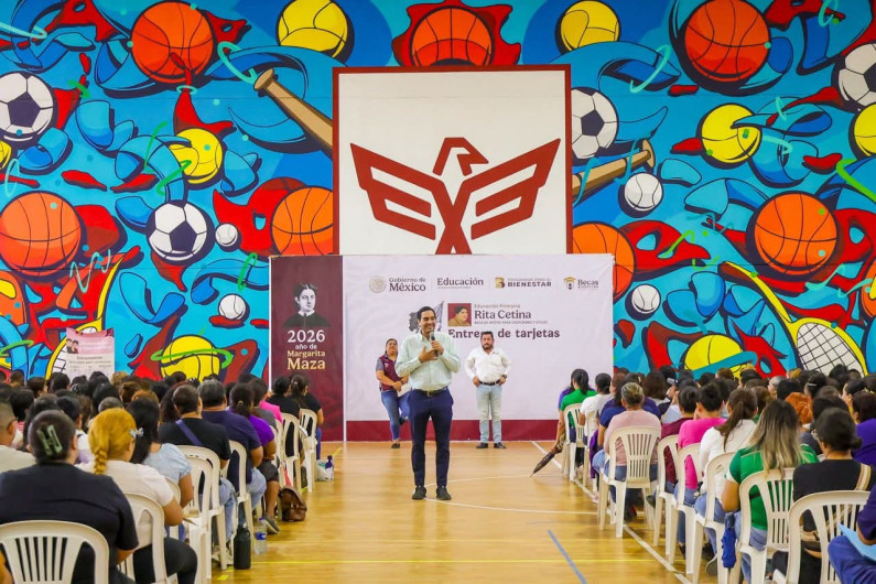 "La educación es la base de la transformación": Carlos Peña Ortiz, al entregar Becas Rita Cetina en Reynosa