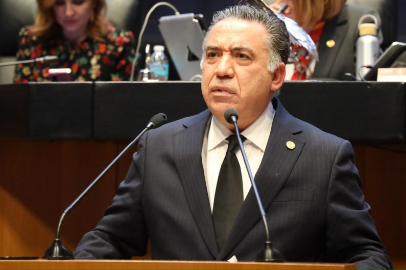 Enrique Inzunza rechaza buscar candidatura a gobernador de Sinaloa; se mantendrá en el Senado hasta 2030