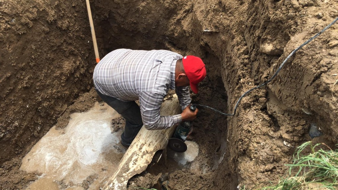 Culminan COMAPA reparación de tubería de 10 pulgadas