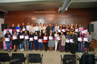 Reconocen en Nuevo Laredo a 21 mujeres beneficiadas por programas de INMUJER