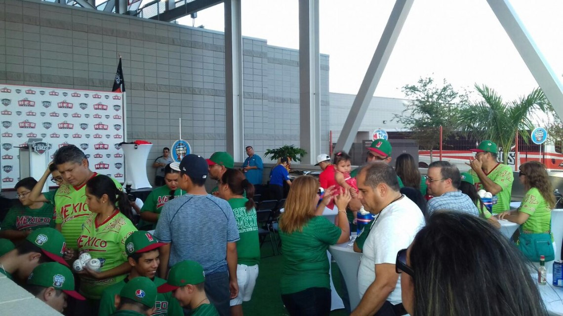 Festejan a la Treviño Kelly en HEB Park