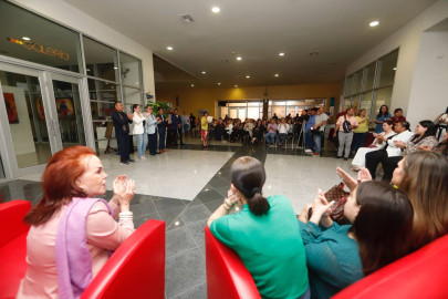 Conmemoran Día Internacional de la Mujer con exposición artística 