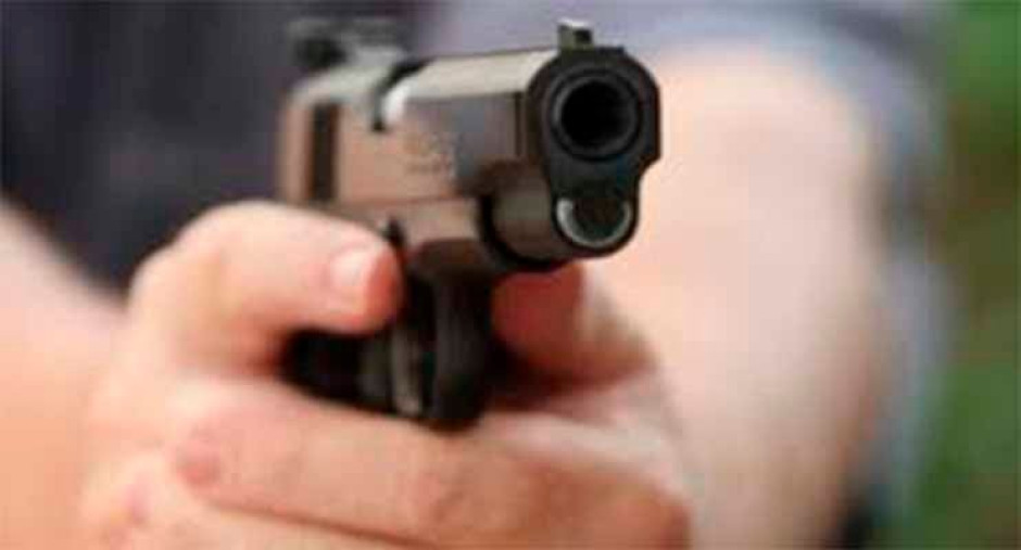 Niño recibe un disparo de su niñera mientras se tomaba ‘selfies’