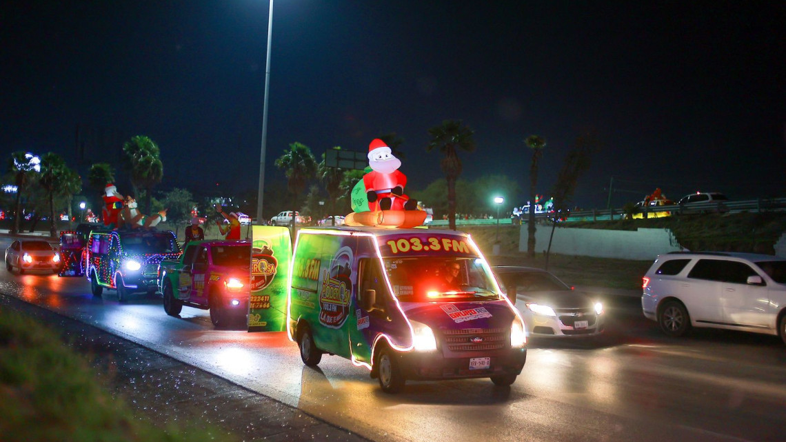 Apreciaron miles de reynosenses el Desfile Navideño 2025 de más de 350 vehículos 
