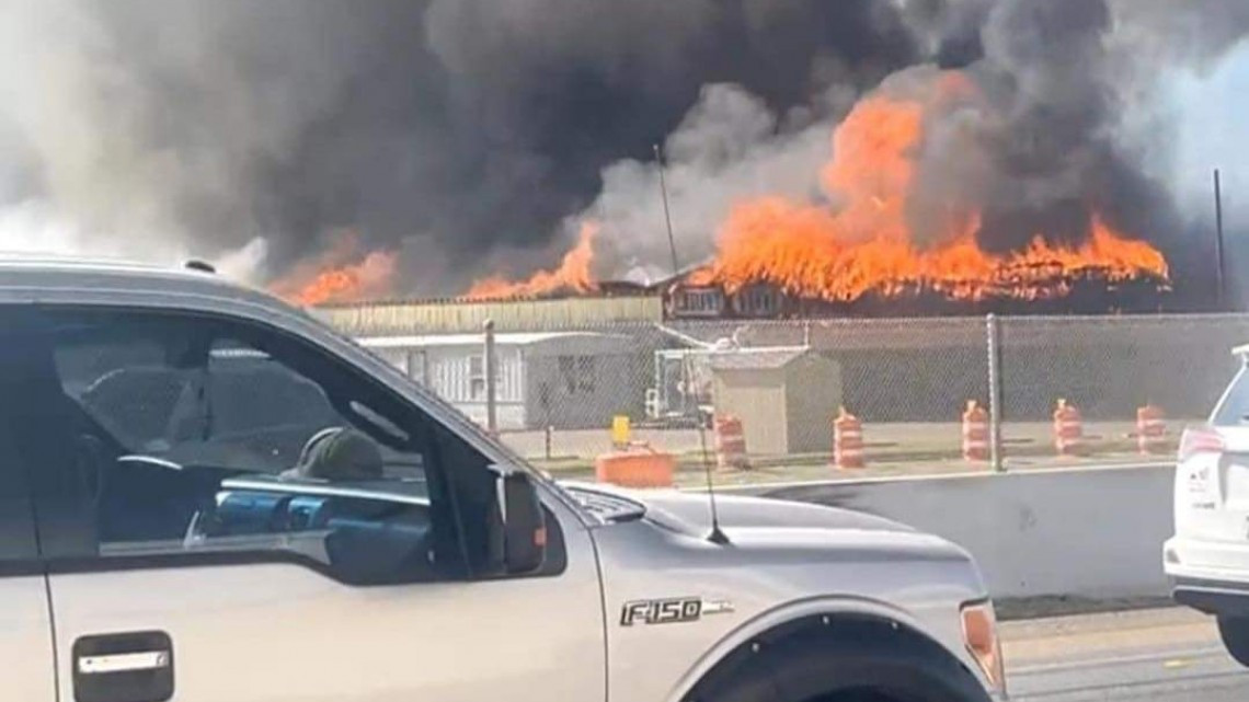 Bomberos responden ante incendio en Matts Materials