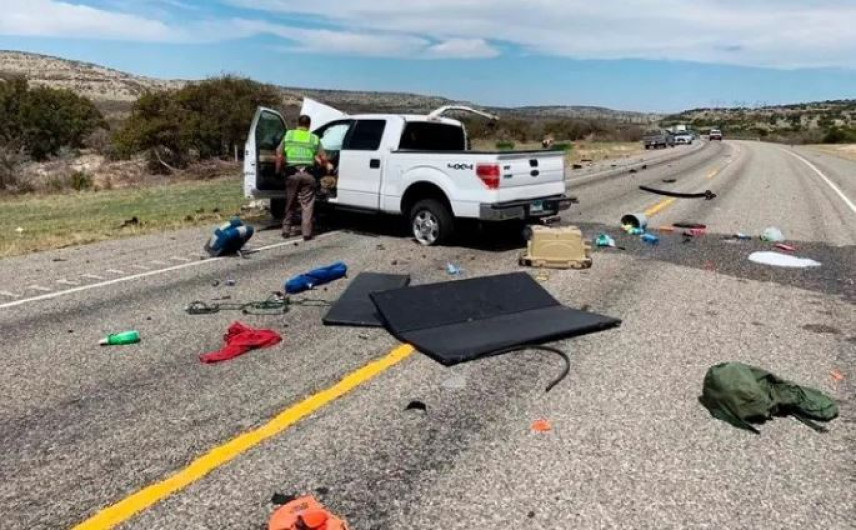 Fallecen 8 migrantes tras choque de camionetas en Texas 