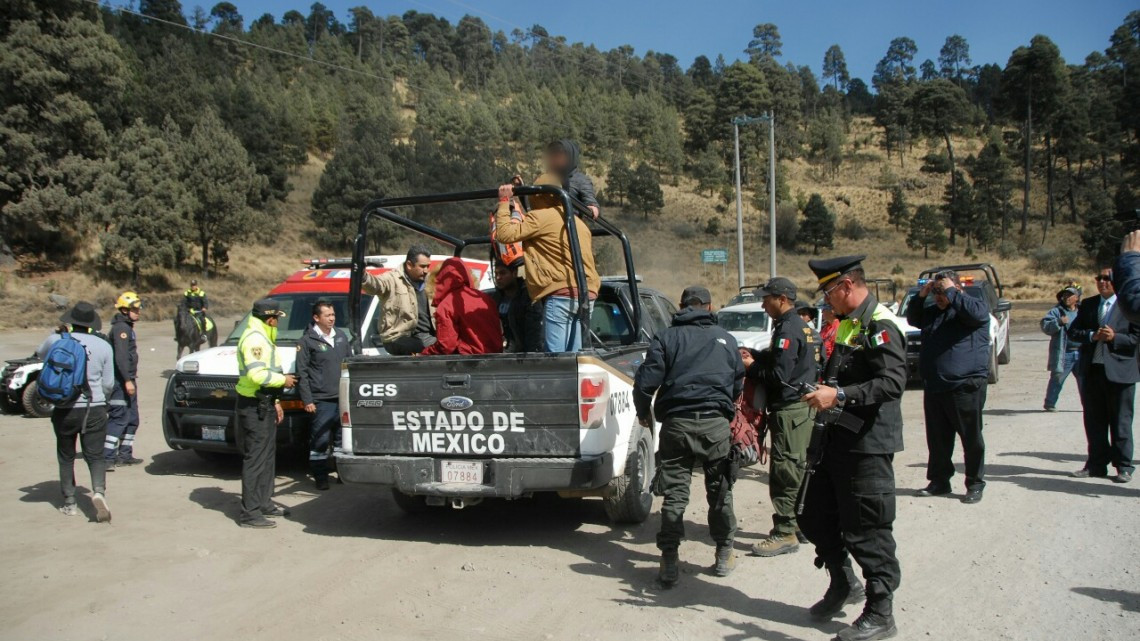 Rescatan a jóvenes perdidos en el Nevado de Toluca