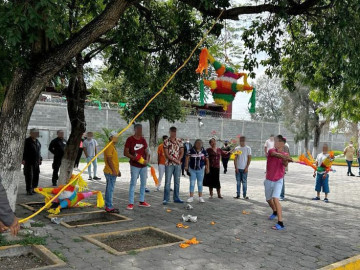 Adolescentes en internamiento tienen convivencia navideña