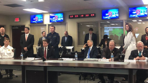 Confirma gobernador de Texas 3 muertes por Covid-19 en el estado 