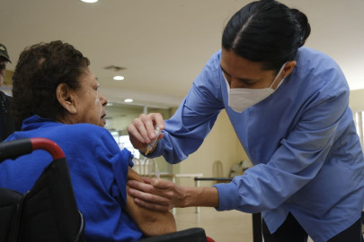 Encabezan DIF y Jurisdicción Sanitaria jornada de vacunación para adultos mayores 