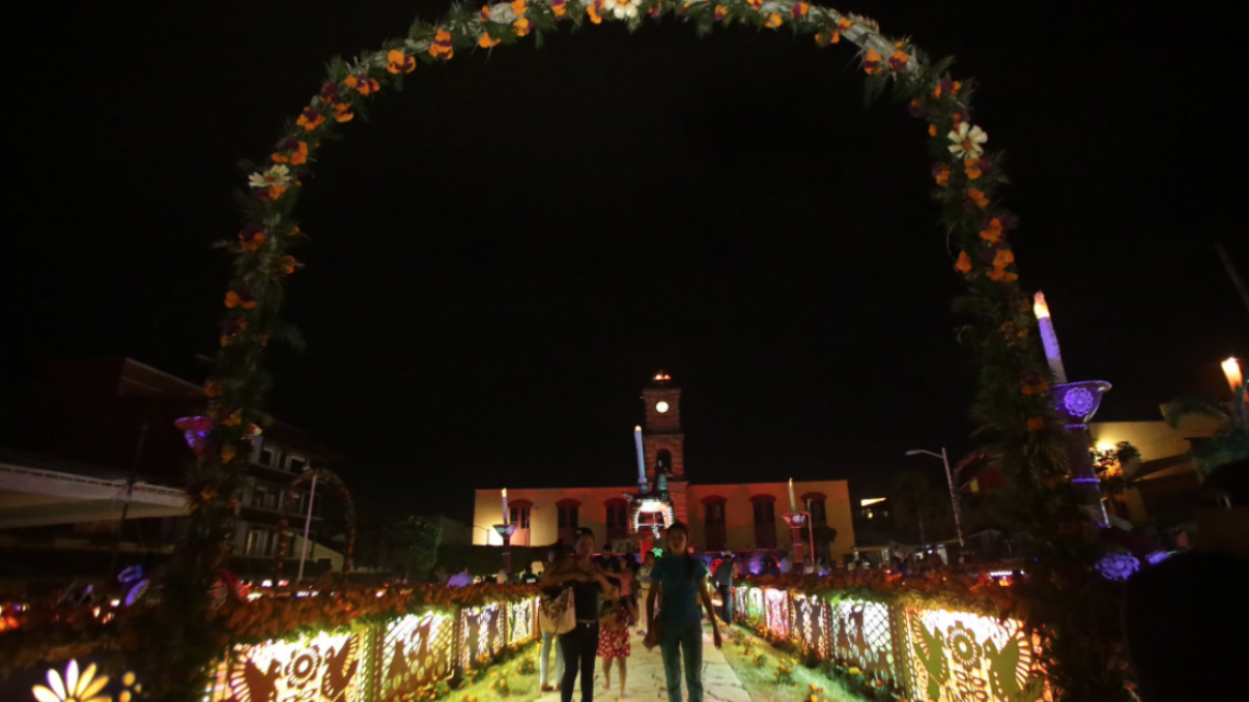 Hidalgo obtiene récord Guinness al Altar de Muertos más grande del mundo