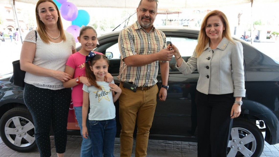 Entrega municipio auto a contribuyente cumplido