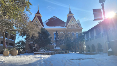 Texas con nevadas, sin luz y Declaración de Emergencia Federal