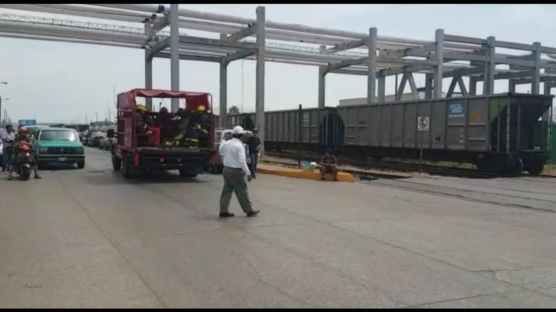 Flamazo en terminal marítima de Pemex deja 16 heridos graves de salud