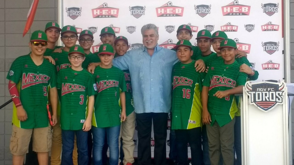 Festejan a la Treviño Kelly en HEB Park