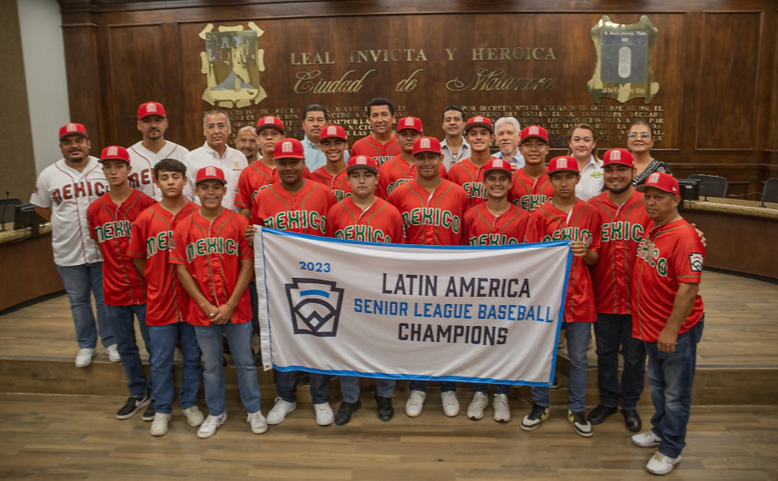 Reconocen a los Peloteritos campeones Latinoamericanos de la Matamoros A.C.