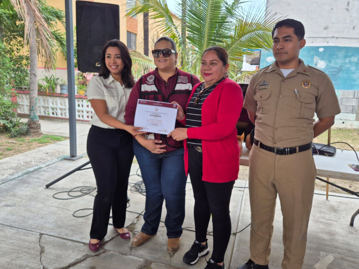 Capacitan a personal del COBAT en primeros auxilios