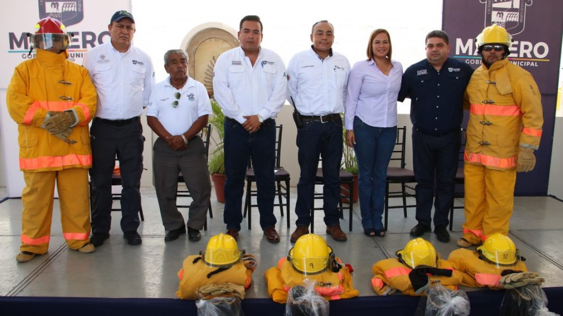Equipan a Bomberos de Ciudad Madero
