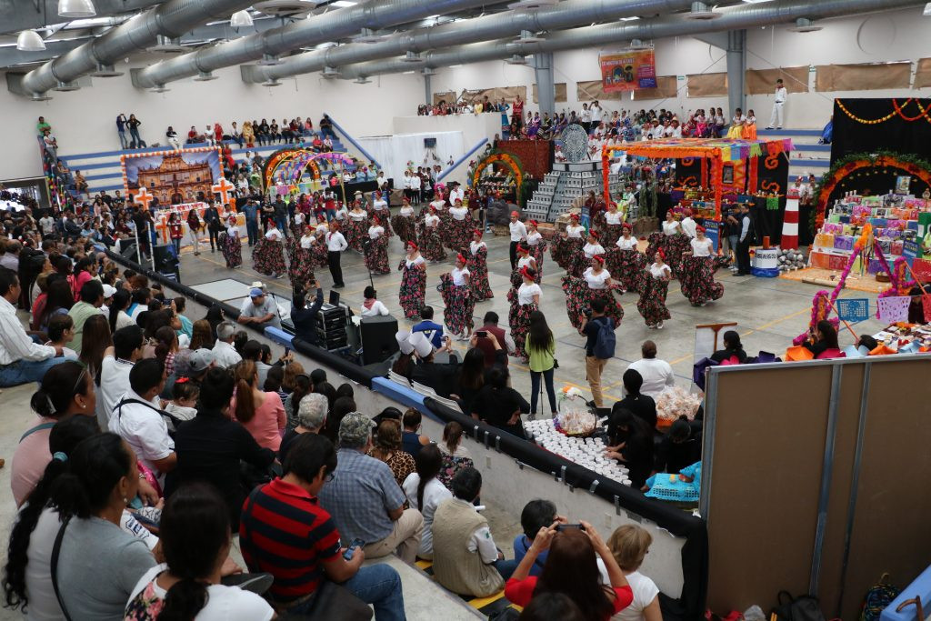 Celebran Día de Muertos Ayuntamiento y la UAT 