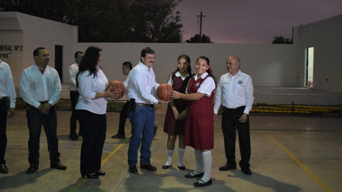 Donará Presidente Municipal 35 por ciento de su sueldo a escuelas