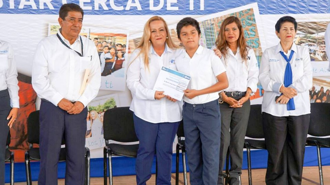 Alcaldesa asiste a ceremonia cívica en la primaria Federal Motolinía