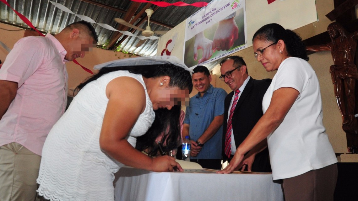 Realizan “Matrimonios Comunitarios 2017” en Cedes de Victoria