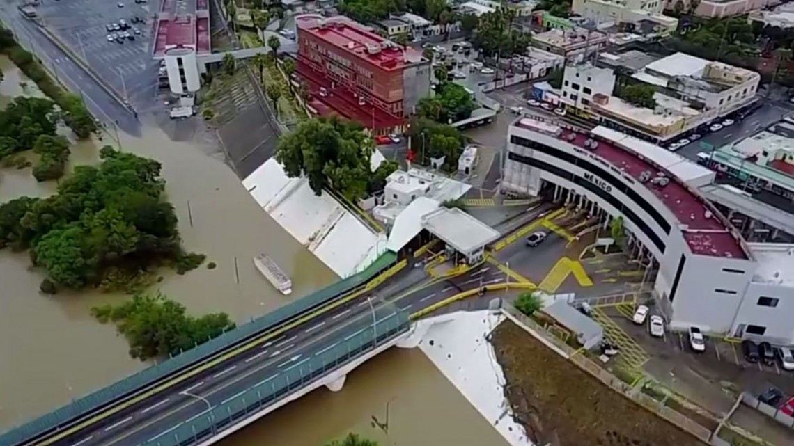 Inundado puente Juárez Lincoln