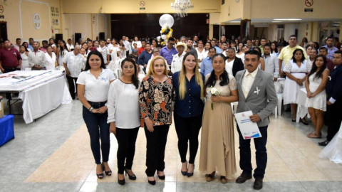 Legalizan su relación 220 parejas altamirenses
