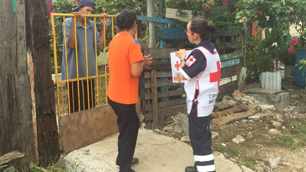 Reparte Cruz Roja despensa en zonas afectadas por inundaciones