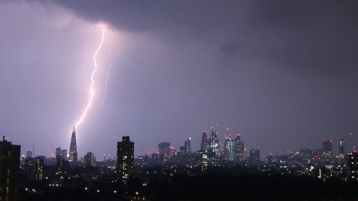 Así se vivió la tormenta de relámpagos en Reino Unido