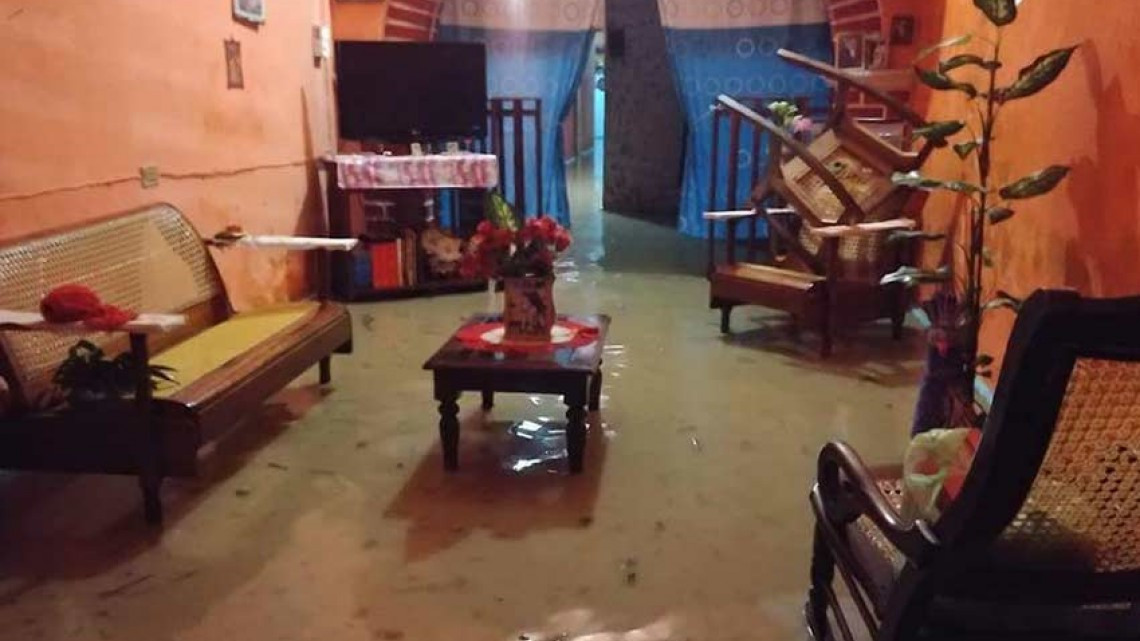 Se desborda río El Cristo, en Tabasco