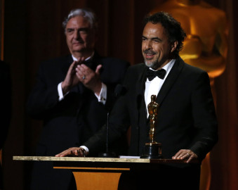 Iñárritu recibe Óscar por “Carne y arena”