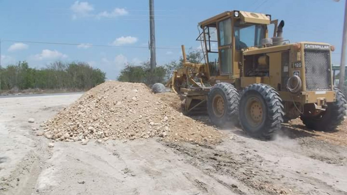 Realizan rehabilitación a calles del ejido "Rancho La Posta"