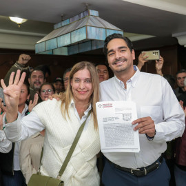 Ante cientos de simpatizantes registra coalición a Carlos Peña Ortiz como candidato de MORENA-PT-PVEM 