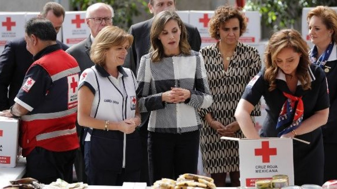Reina Letizia visita la Cruz Roja Mexicana