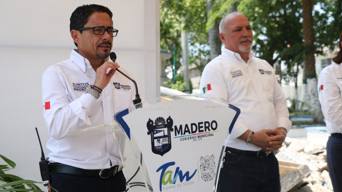 Andrés Zorrilla pone en marcha trabajos de rescate en plaza de Arbol Grande