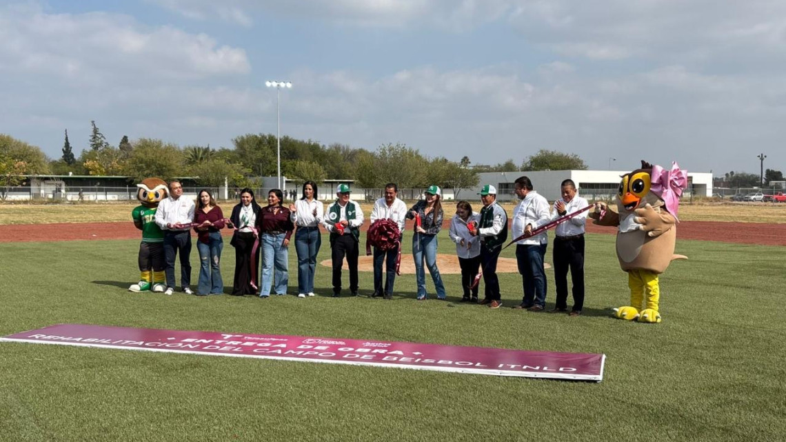 Entrega gobierno municipal renovado campo de béisbol al TecNM