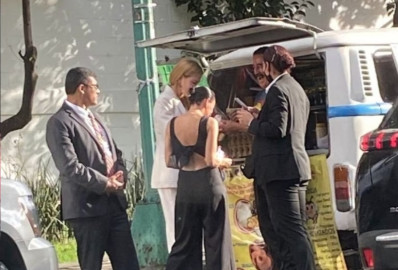 Nicole Kidman compra queso Oaxaca en puesto de CDMX 