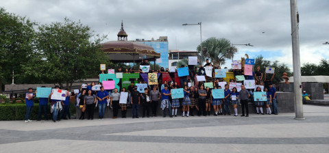 Impulsan a la par estudiantes, Maestros y Gobierno de Carlos Peña Ortiz protección de animales 