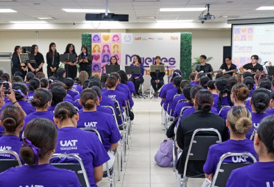 La UAT ofreció a sus universitarias el recital ‘Voces Violeta’