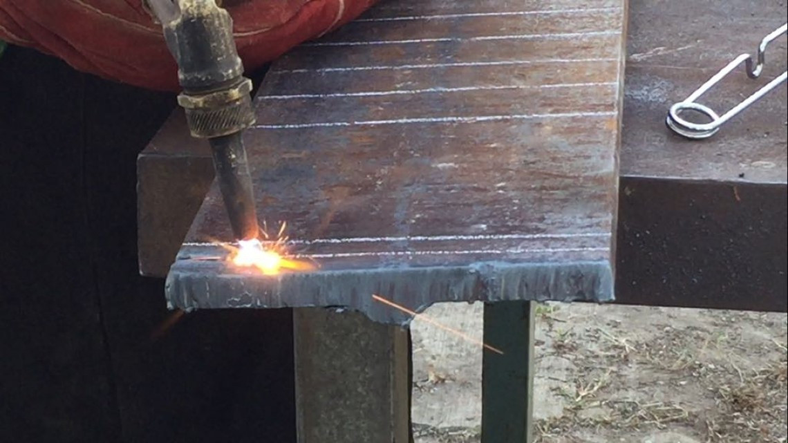 Mujeres son capacitadas para incursionar en el mundo de la construcción