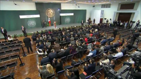 Meade deja Hacienda, González Anaya lo sustituye