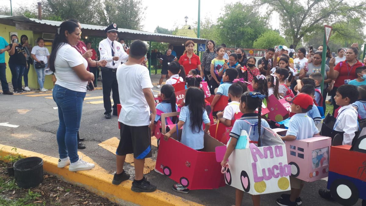 Aprenden alumnos educación vial con dinámicas en parque vivero