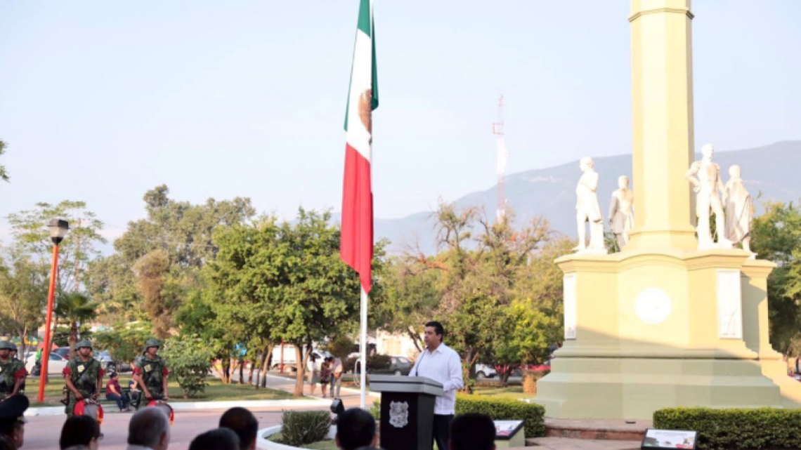 Atestigua CDV desfile conmemorativo de la Independencia