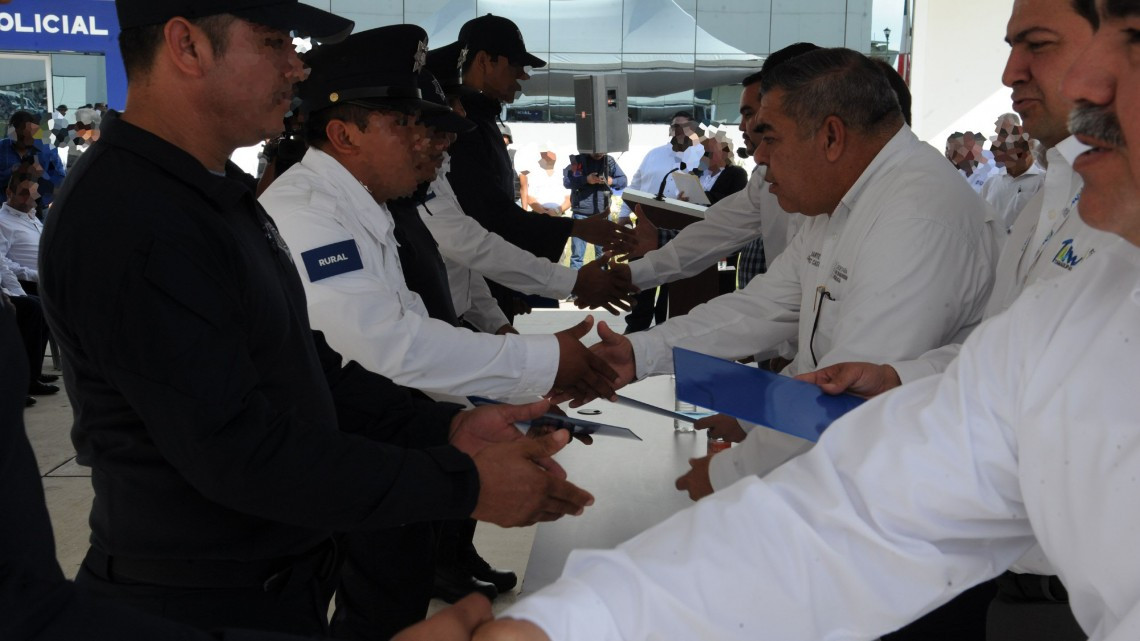 Da Seguridad Pública ascensos a Policías Estatales