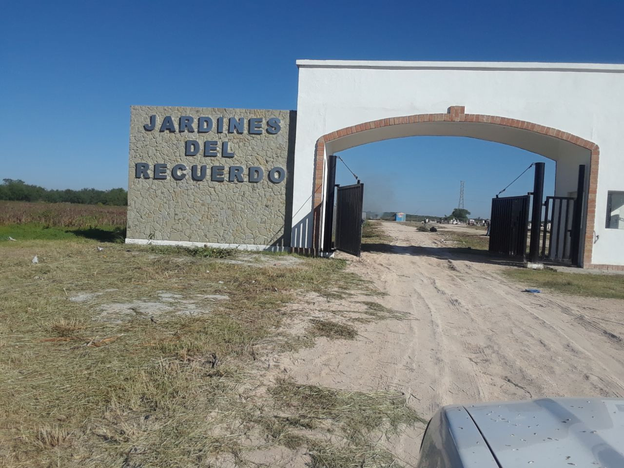 Panteones municipales limpios para visitantes